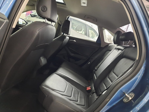 Imagen 13 de 25 de Volkswagen Vento Highline 250 Tsi At 2021 Azul 32.500kms U/m