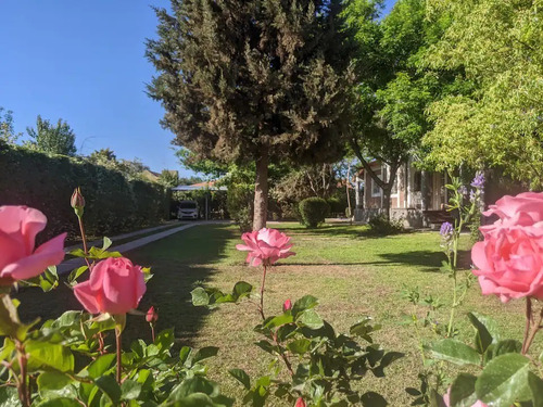 Casa Amoblada Con Pileta Y Amplio Jardin