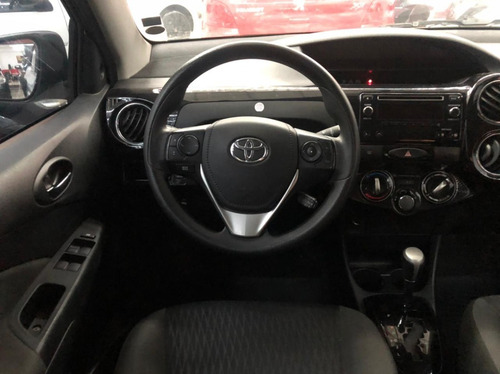 Toyota Etios Sedan Xs 1.5 2017