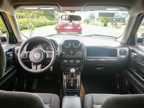 Imagen 13 de 15 de Jeep Patriot Sport 2014