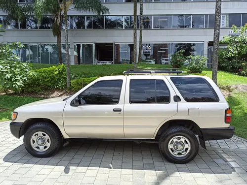 Nissan Pathfinder 3.3 R50 Std