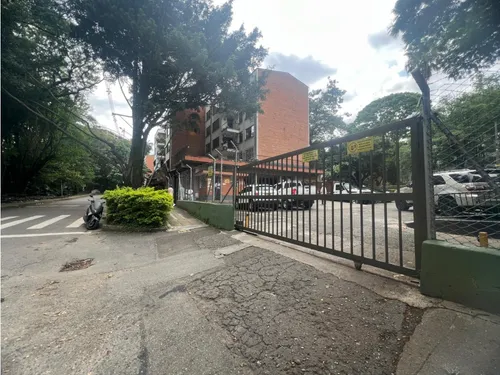 Venta De Apartamento En El Occidente, Sector Los Pinos