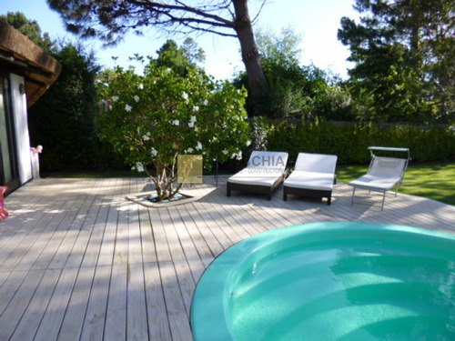 Imagen 16 de 30 de Hermosa Cabaña En Pinares, Con Piscina- Ref: 48242