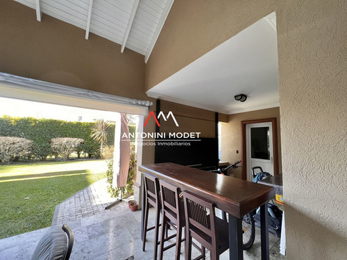 Imagen 10 de 18 de Imponente Casa En Venta En La Lomada De Pilar