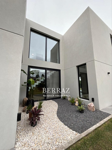 Casa Venta 5 Ambientes En Ayres Plaza Pilar Lote De 923 M2