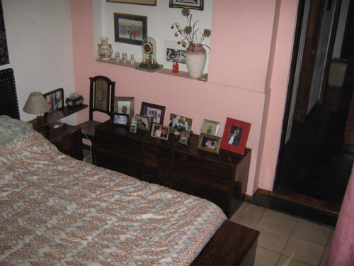 Ph En Venta - 4 Dormitorios 2 Baños - 217mts2 - Villa Madero