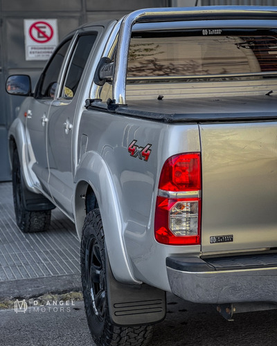 Imagen 5 de 14 de Toyota Hilux Sr 4x4 3.0tdi