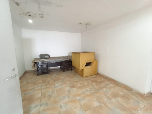 Imagen 25 de 30 de Edificio En Venta Con Local Comercias Y Apartamentos / Oficinas En Av. Libertador Barquisimeto. Cod. 23-15252 Para Mas Informacion 412-1498654 Katty Vasquez Asesor Inmobiliario Rentahouse. Negociable