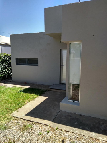 Imagen 4 de 22 de Casa Con Pileta - Roldán