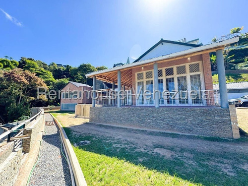 Casa En Venta En Alto Hatillo Con Imponente Vista Panorámica Al Ávila