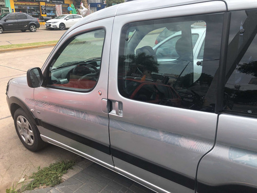 Imagen 8 de 11 de Peugeot Partner Patagónica 1.6 Hdi Vtc Plus 2014
