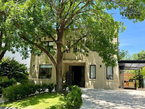 Casa En Venta En Santa Maria De Los Olivos - Malvinas Argentinas - Apta Crédito