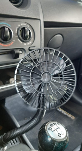 Imagem 1 de 3 de Mini Ventilador Ajustável Universal P/ Carro Caminhão Outros