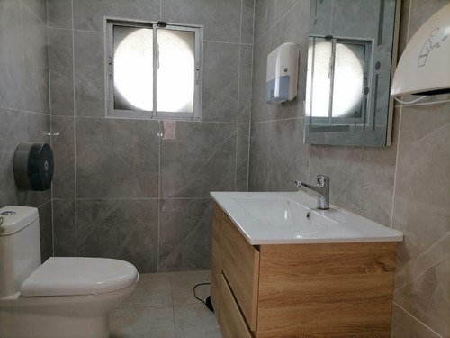 Se Arrienda Gran Casa Comercial 6 Privados Amplios