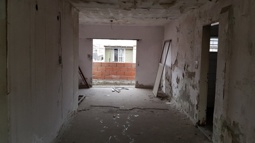 Local Con Vivienda En Venta En Rafael Calzada