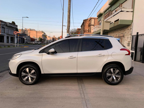 Imagen 8 de 10 de Peugeot 2008 2017 1.6 Feline