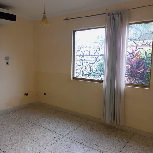 Imagen 8 de 18 de Casa En Alquiler Calle Cerrada En El Trigal Norte, Valencia Enero 2023 - Gh