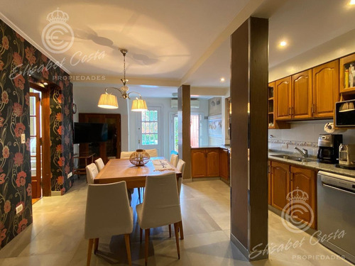 Imagen 2 de 30 de Casa - Lanús Este - Con Fondo Libre Y Pileta Climatizada !