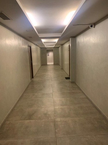 Alquiler De Oficina En Parque Leloir (174m2)
