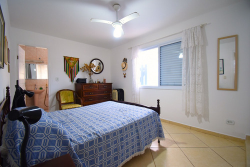Casa Com Piscina À Venda Na Deslumbrante Praia De Peruíbe.