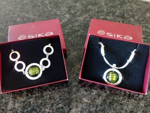 Juego De Collar Y Pulsera, Marca: Esika