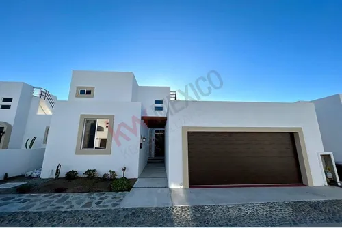Residencia De Lujo En Renta Ubicada Punta Piedra Ensenada