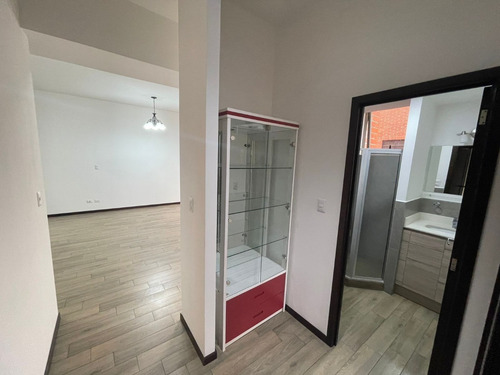 Imagen 3 de 7 de Rento Apto Z.14 Casa Once Ref.5891 *balcón, 3 Hab, 2.5 Baños, 2 Parqueos, $900*
