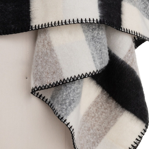 Imagen 9 de 10 de Poncho Capa Chal Cuadros Lana Suave Tartan Multicolor.
