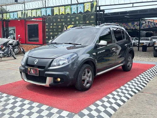 Renault Sandero Stepway Dynamique 1.6 Mt