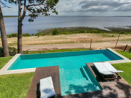 Casa 3 Dormitorios En Laguna Del Sauce, Punta Ballena