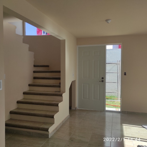Imagen 8 de 18 de Casa Nueva De Miraflores Ocotlan Tlaxcala Cuatro Recamaras Y Roff Garden Est. 4 Coches Una Recamara Master En Planta Baja Y Tres En Planta Alta La Recamara Principal Con Baño Y Terraza