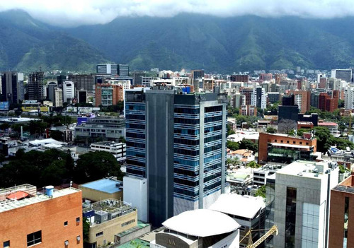 Se Alquila Local Comercial En La Urbanización Las Mercedes