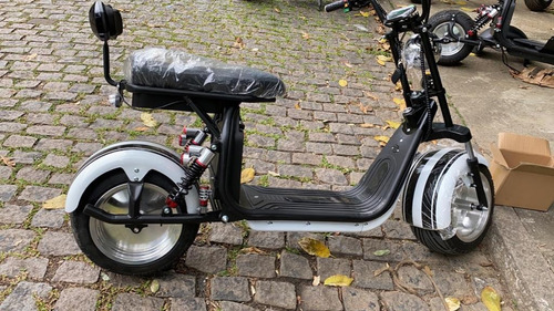 Imagem 7 de 12 de Scooter Elétrica