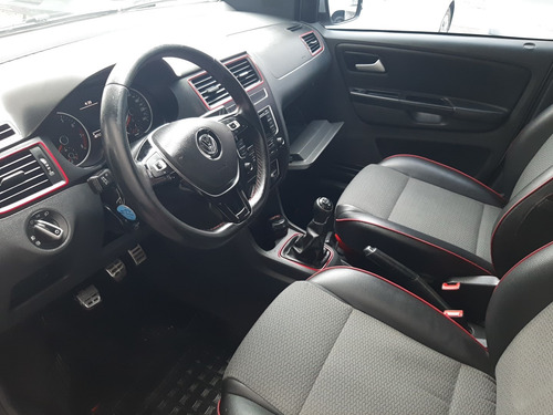 Imagem 4 de 9 de Volkswagen Fox 2016 1.6 Rock In Rio Total Flex 5p