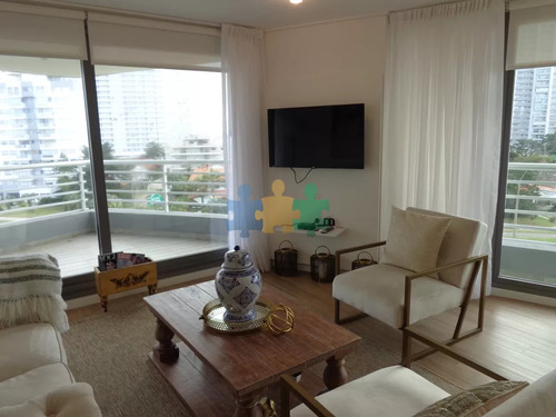 Punta Del Este Apartamento 2 Dormitorios Edificio Con Servicios  - Ref : Eqp5562