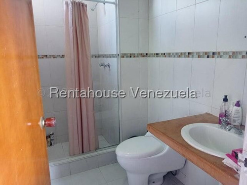 Maritza Lucena Tiene Hermoso Y Acogedor Apartamento En Venta Al Este De Barquisimeto, Conectado A Planta Eléctrica, Cómodas Habitaciones, Cocina Empotrada, Gas Directo, Sala De Fista, Vigilancia 24/7.