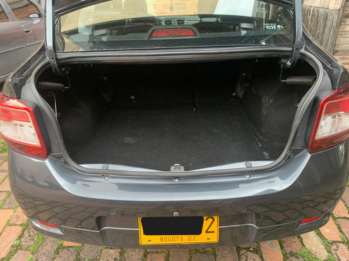 Renault Logan 1.6 Privilege / Intens