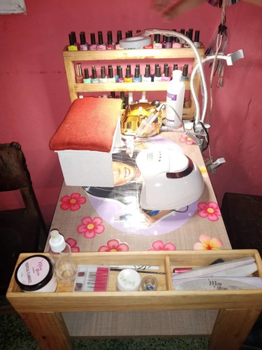 Imagen 4 de 10 de Mesa Para Maniquiur Hacer Uñas Cómoda Excelente Acabados