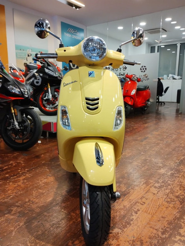 Imagen 2 de 17 de Vespa Vxl 150