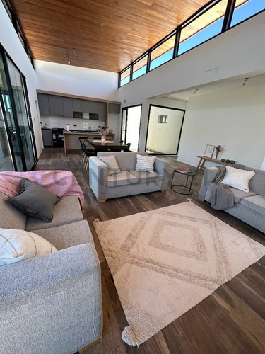 Casa En Venta En El Quimilar A Estrenar De 3 Dormitorios