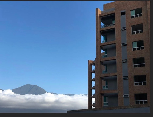 Imagen 6 de 7 de Vendo Pb 143+370m2 3h+s/2.5b+s/2p Solar Hatillo 6336