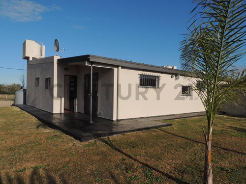 Casa En Venta En Los Talas, Berisso - 3 Dormitorios Y 2 Baños
