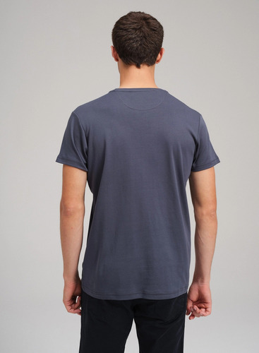 Remera Etiqueta Negra Cuello U Liquid Cotton I25
