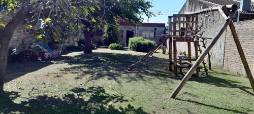 Casa En Venta De 3 Ambientes Con Local Comercial