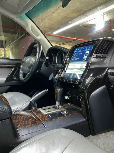 Toyota Land Cruiser V8 VX LC200 IMPERIAL 4X4 4.7 AT