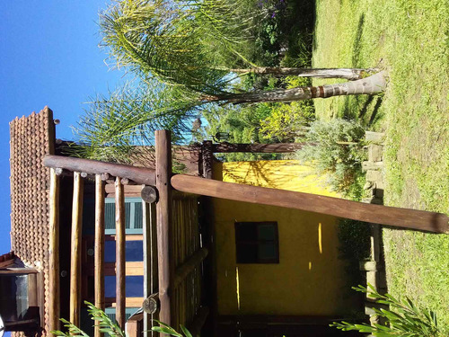 Cabaña De Madera En Anaconda Zona De Bosques Cerca De Playa