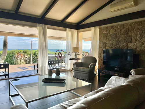 Imagen 2 de 30 de Casa En Venta Playa Mansa Frente Al Mar Cuatro Dormitorios - Punta Del Este Mansa