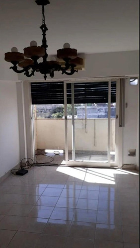 Imagen 3 de 12 de Departamento Venta Flores 3 Ambientes