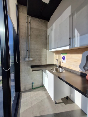 Amoblada  Estaciones De Trabajo 332m2 Recepcion  Privados 