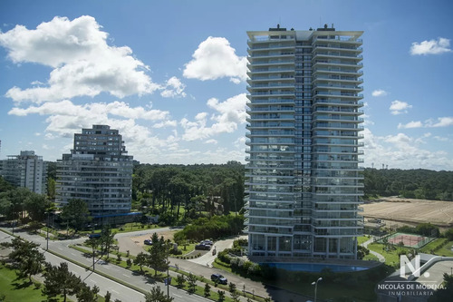 Vende Gran Apartamento En Brava - Punta Del Este De 3 Dormitorios